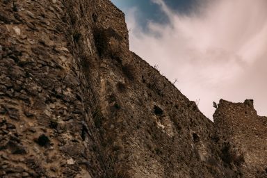 Castello di Arechi mit Zinnenresten