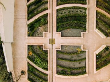 Geokoordinate 40°40'53"N 14°45'12"E Ich bin das Wasserkreuz in der Geokoordinate 40°40'53"N 14°45'12"E