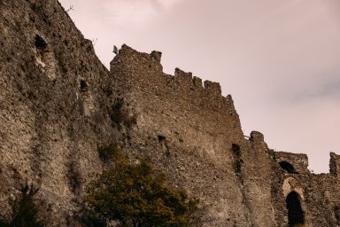 Castello di Arechi mit Zinnenresten