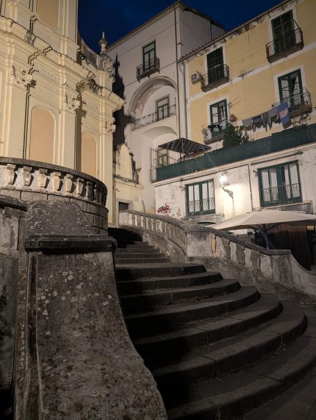 Treppenaufgang an der Chiesa dell'Addolorata e Convento di S. Sofia Treppenaufgang an der Chiesa dell'Addolorata e Convento di S. Sofia