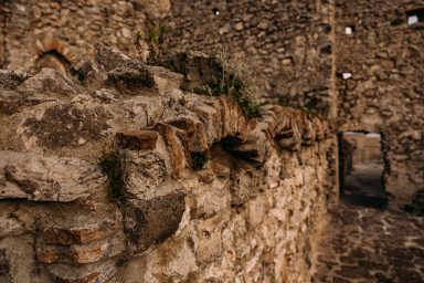Castello di Arechi mit wild wachsendem Spigo/Lavanda