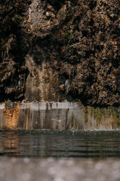 Primärquelle & Ursprung des gesammten Wassersystems im Garten Ich bin die Primärquelle, ich bin der Ursprung des gesammten Wassersystems im Garten