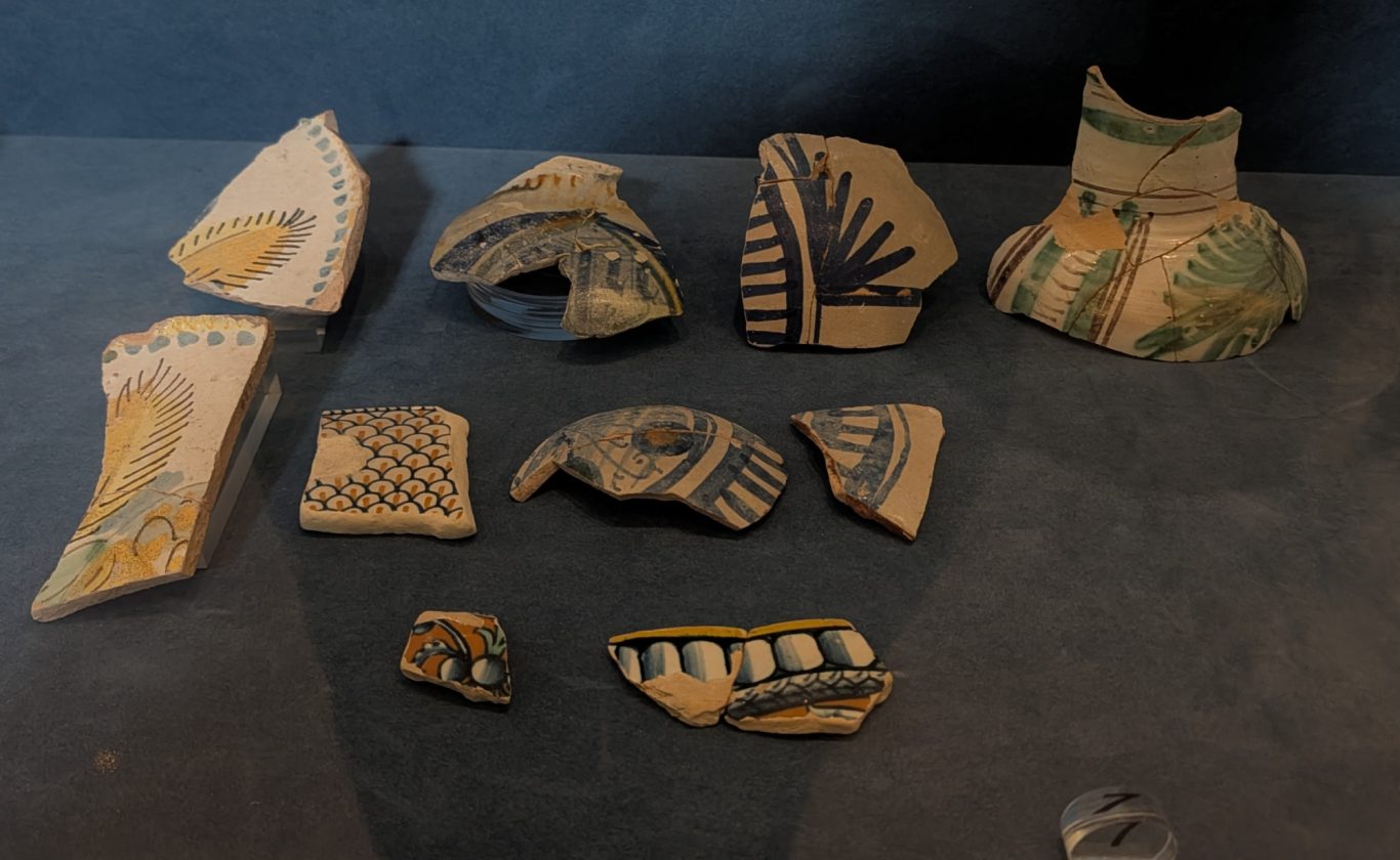 Ceramica graffita aus dem 14. bis 16. Jahrhundert Ceramica graffita aus dem 14. bis 16. Jahrhundert