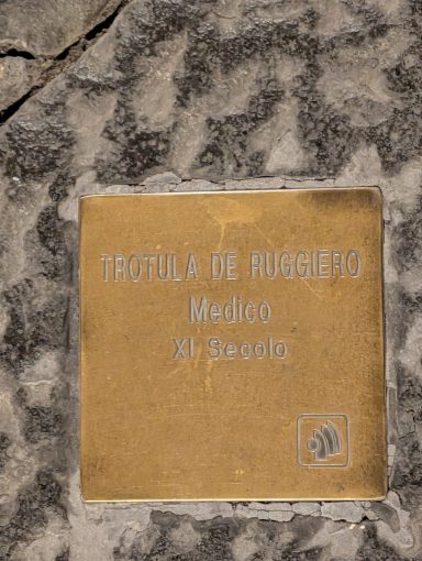 Trotula de Ruggiero - Medico - XI Secolo