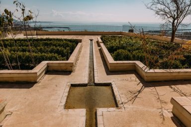 Ich bin das Wasserkreuz in der Geokoordinate 40°40'53"N 14°45'12"E Ich bin das Wasserkreuz in der Geokoordinate 40°40'53"N 14°45'12"E